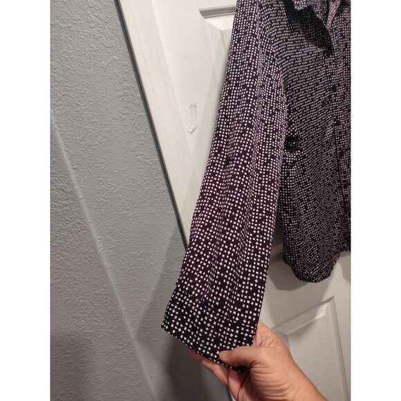 Chicos Size 3 XL/16 Purple White Ditsy Geo Roll Tab LS Buttonup Top Classic EUC - Picture 6 of 11